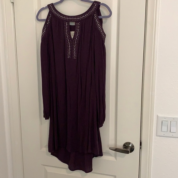 Knox Rose Dresses & Skirts - Knox Rose Cold Shoulder with silver/gun metal accents.